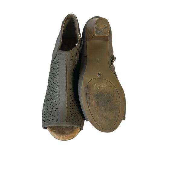 Giani Bernini Angye Memory Foam Peep toe booties Gray - Size 7 - Picture 3 of 5